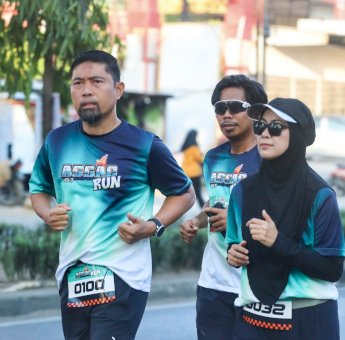 Pjs Wali Kota Makassar Ikut Lepas dan Lari dalam Fun Run AASAC oleh SMA Islam Al-Azhar 12