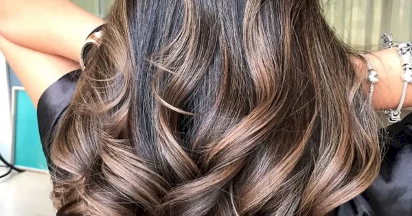 Ladies, Ini Tips Jaga Rambut Berwarna Agar Tetap Sehat