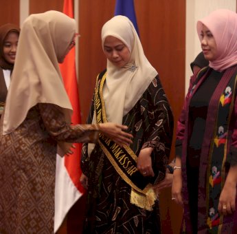 Andi Tenri Anna Dikukuhkan sebagai Bunda Forum Anak Daerah Makassar 2024-2025