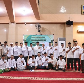Pjs Wali Kota Makassar Andi Arwin Azis Kukuhkan Pengurus Baru Masjid Al Abrar Periode 2024-2029