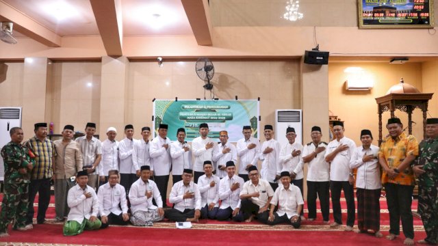 Pjs Wali Kota Makassar Andi Arwin Azis Kukuhkan Pengurus Baru Masjid Al Abrar