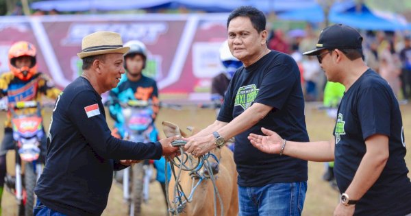 Buka Pesta Rakyat Lomba Taxi Gabah Desa, Bupati Barru Beri Selamat Hasil Panen yang Melimpah Tahun Ini