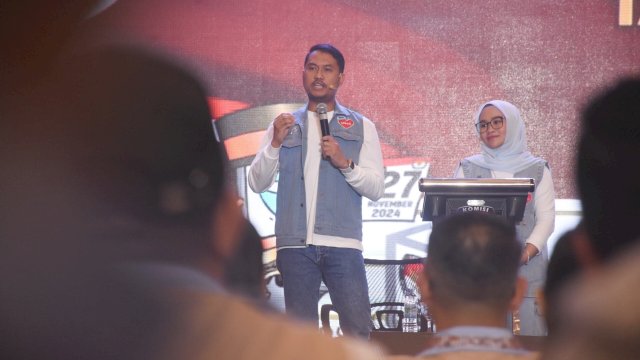 Andi Seto Gadhista Asapa Bersama Rezki Mulfiati Lutfi