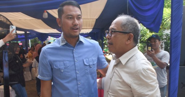 Bertemu di Tasyakuran Ketua DPRD Sulsel, IAS Sambut Andi Seto dengan Lagu Armada