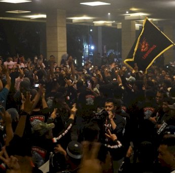 Andalan Hati Tiba di Lokasi Debat, Ribuan Relawan dan Simpatisan Sambut Antusias