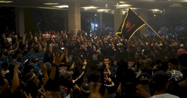 Andalan Hati Tiba di Lokasi Debat, Ribuan Relawan dan Simpatisan Sambut Antusias