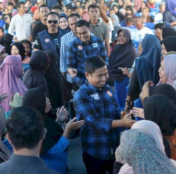 Ratusan Warga Antusias Sambut Safari Politik Tasming-Hermanto di Jalan Lingkar Kelurahan Lapadde