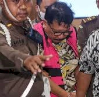 Jadi Makelar Suap Hakim Kasasi Ronald Tannur, Eks Pejabat MA Zarof Ricar Dapat Fee Rp 1 Miliar-Terancam 20 Tahun Penjara