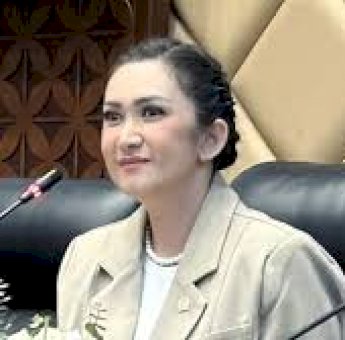 Nafa Urbach Berpesan kepada Siswa SMP Jangan Berhenti Mencari Ilmu Pengetahuan: Terus Belajar, Terus Tanya!