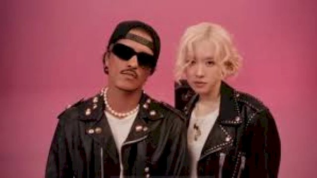 Ros&eacute; BLACKPINK&rdquo; Feat Bruno Mars.(F-INT)