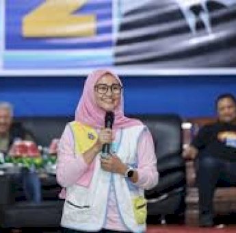 Debat Perdana Pilkada Pinrang, Azizah Irma Yakin Irwan-Sudirman Jawab Pertanyaan Panelis dengan Maksimal