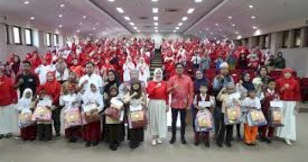 Rayakan Kemerdekaan, DWP Makassar Bantu Pendidikan Anak Satgas Kebersihan Berprestasi