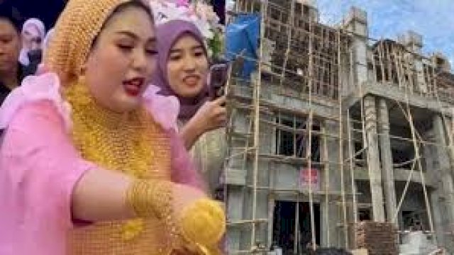 Rumah Mira Hayati Bos Skincare Makassar Disegel.(F-INT)