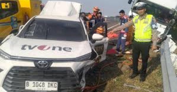 Mobil TV One Kecelakaan di Tol Pemalang, 3 Orang Tewas di Lokasi Kejadian-Diseruduk Truk Ekspedisi