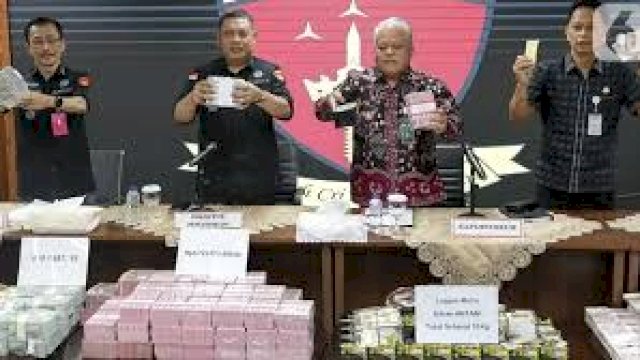 Kejagung Usut Sumber Duit Miliaran Ronald Tannur Suap Eks Pejabat MA.(F-INT)