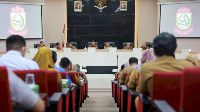 Pjs Wali Kota Arwin Azis Pimpin Rakor Persiapan HUT Kota Makassar ke-417, Dorong Kolaborasi dan Pengabdian Masyarakat