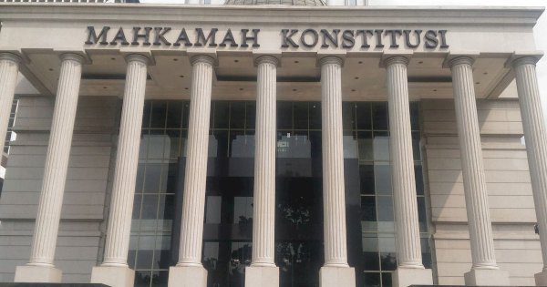 Ingat! Jangan Main-Main, MK Putuskan TNI/Polri yang Cawe-cawe Untungkan Salah Satu Calon Kepala Daerah Bisa Dipenjara