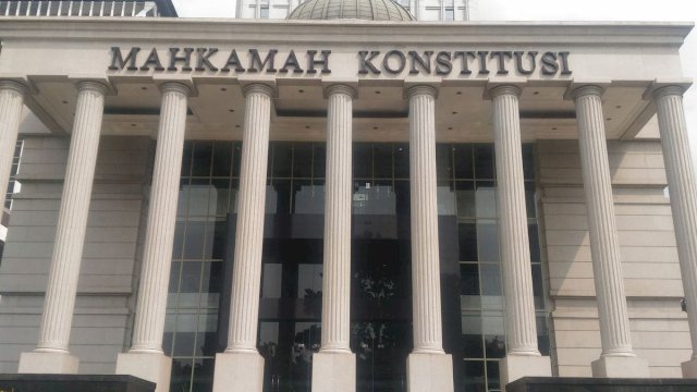Mahkamah Konstitusi (F-INT)
