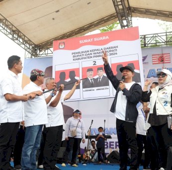 Lawan ‘Halangi’ Dua Truk Mogok, Puluhan Ribu Warga Pinrang Tetap Setia Hadiri Kampanye Irwan-Sudirman, Panik Yah