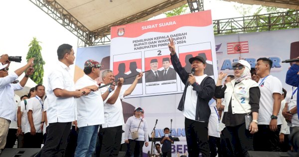 Lawan ‘Halangi’ Dua Truk Mogok, Puluhan Ribu Warga Pinrang Tetap Setia Hadiri Kampanye Irwan-Sudirman, Panik Yah