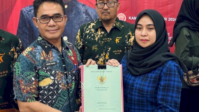 Pj Sekda Irwan Adnan Saksikan Serah Terima PSU Senilai Rp232 Miliar kepada Pemkot Makassar.