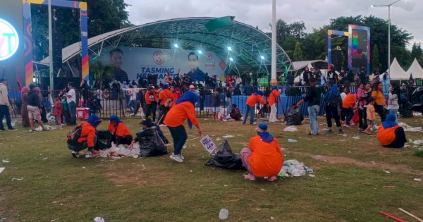 Usai Kampanye Akbar TSM-MO, Panitia Bersihkan Lapangan Andi Makkasau