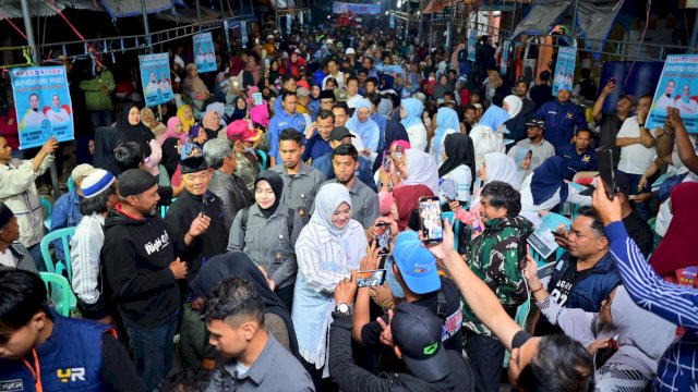 Dukung Andi Sudirman-Fatmawati, Warga Enrekang Padati Pasar Sentral Sudu