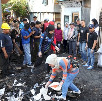Pj Sekda Kota Makassar Ikut Program Sabtu Bersih di Lokasi Kebakaran Jalan Laiya