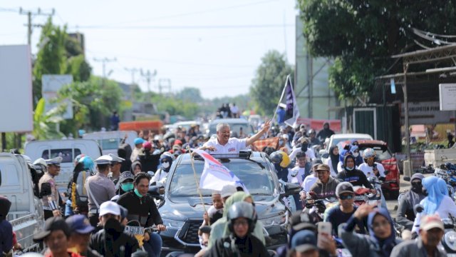 Paslon Nomor Urut 2, Irwan Hamid-Sudirman Bungi Dikawal Puluhan Ribu Masyarakat Pinrang
