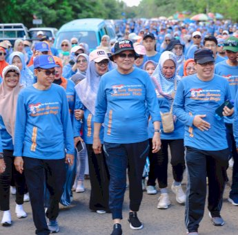 HGN 2024, Bupati Barru Suardi Saleh Ikut Jalan Sehat bersama Ribuan Guru