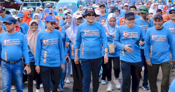 HGN 2024, Bupati Barru Suardi Saleh Ikut Jalan Sehat bersama Ribuan Guru