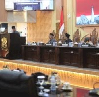 PJ Sekda Irwan Adnan Kota Makassar Hadiri Rapat Paripurna Tentang Pemandangan Umum Fraksi