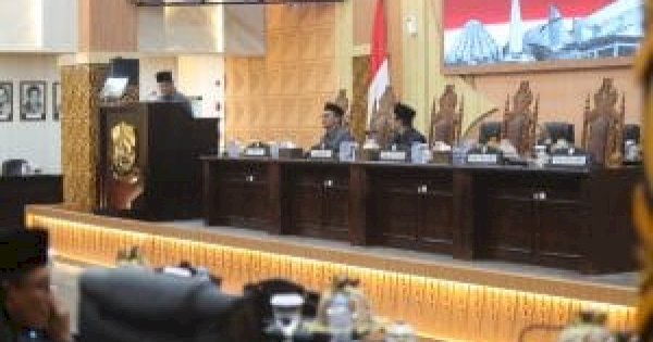 PJ Sekda Irwan Adnan Kota Makassar Hadiri Rapat Paripurna Tentang Pemandangan Umum Fraksi