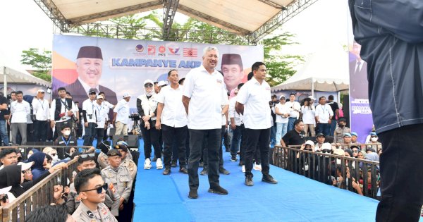 Dihadapan Puluhan Ribu Masyarakat, Irwan-Sudirman Komitmen Perjuangkan Kemajuan Pinrang