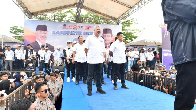 kampanye akbar Paslon Irwan-Sudirman ini di pusatkan di Lapangan Mattiro Deceng