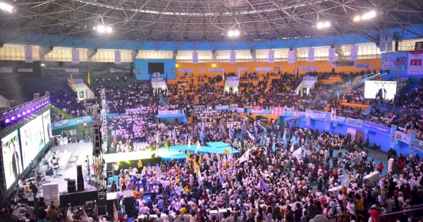 GOR Sudiang Jadi Lautan Manusia Pendukung Andalan Hati Hadapi Pilgub Sulsel