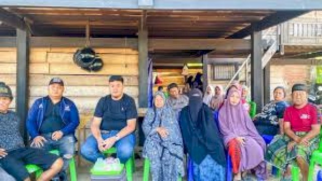 Paslon Bersama Lebih Baik Kirim Tim Bantu Korban Kebakaran di Desa Ujung, Kecamatan Tiroang.