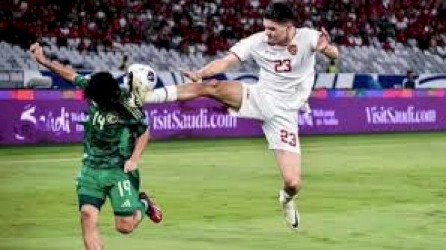 Justin Hubner.(F-INT)