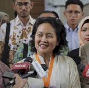 Sambil Senyum, Istri Tom Lembong Sebut Kasus Ini Aneh dan Ada Kejanggalannya