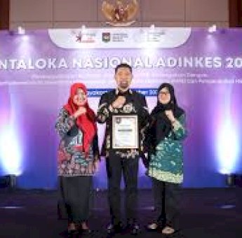 Pjs Wali Kota Makassar Terima Penghargaan Pentaloka Nasional ADINKES 2024 untuk Implementasi Kawasan Tanpa Rokok