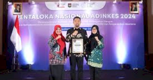 Pjs Wali Kota Makassar Terima Penghargaan Pentaloka Nasional ADINKES 2024 untuk Implementasi Kawasan Tanpa Rokok