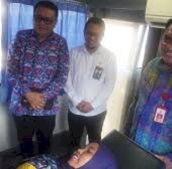 100 Akseptor Terima Layanan KB/KR Dinas Pengendalian Penduduk dan Keluarga Berencana Kota Makassar