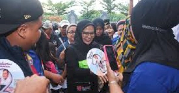 Di Kelurahan Timungan Lompoa, Rezki Lutfi Sapa Masyarakat dari Doo to Door