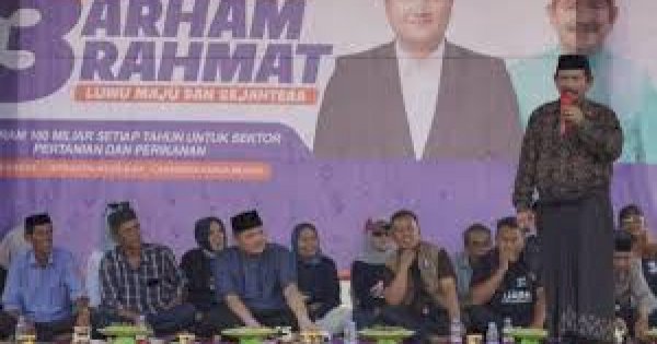 Tokoh Masyarakat Larompong Selatan Ajak Warga Pilih Arham-Rahmat: Pemimpin Muda dan Punya Jaringan Luas