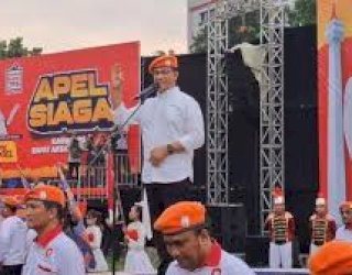Pakai Baret Oranye, Anies Hadir di Apel Siaga Pramono-Rano, Acungkan 3 Jari-Beri 3 Pesan
