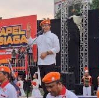 Pakai Baret Oranye, Anies Hadir di Apel Siaga Pramono-Rano, Acungkan 3 Jari-Beri 3 Pesan