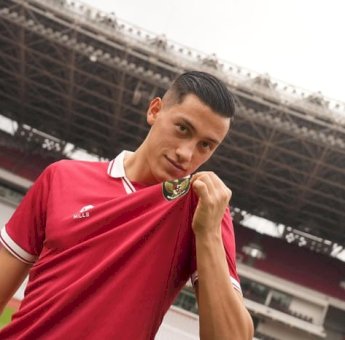 Tiba di Jakarta, Jay Idzes Punya Permintaan ke Fans Timnas: Kami Butuh Dukungan Kalian, Kita Garuda!