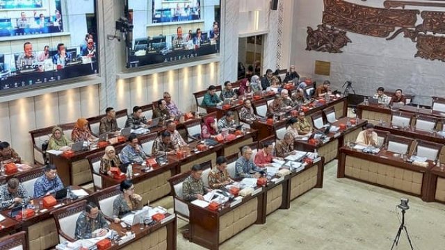 Rapat Kerja (Raker) bersama Komisi XI DPR RI (F-INT)