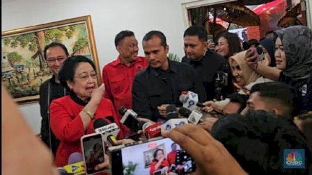 Megawati Soekarnoputri Ternyata Tidak Punya HP.(F-INT)