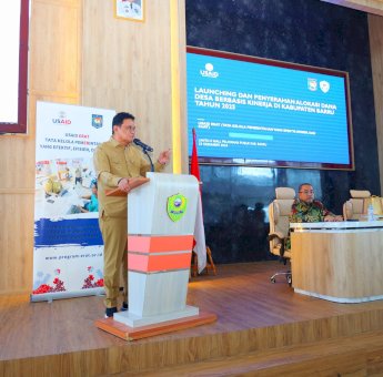 Bupati Barru Resmikan Launching dan Penyerahan Alokasi Dana Desa (ADD) Berbasis Kinerja Tahun 2025